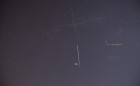 Raumstation ISS trifft Nova im Sternbild Delphin.<br /><br /><div class="userContent">\n Aufgenommen mit der Canon 5d am 16.08.13 über Ingolstadt (bei Mond!).<br /><br />Die Nova im Sternbild Delphin wurde am 14. August von Koichi Itagaki entdeckt.<br />Der dort befindliche Stern PNVJ20233073+2046041 steigerte seine Helligkeit von der 13. auf annähernd die 4. Größenklasse in nur zwei Tagen!\n</div>\n